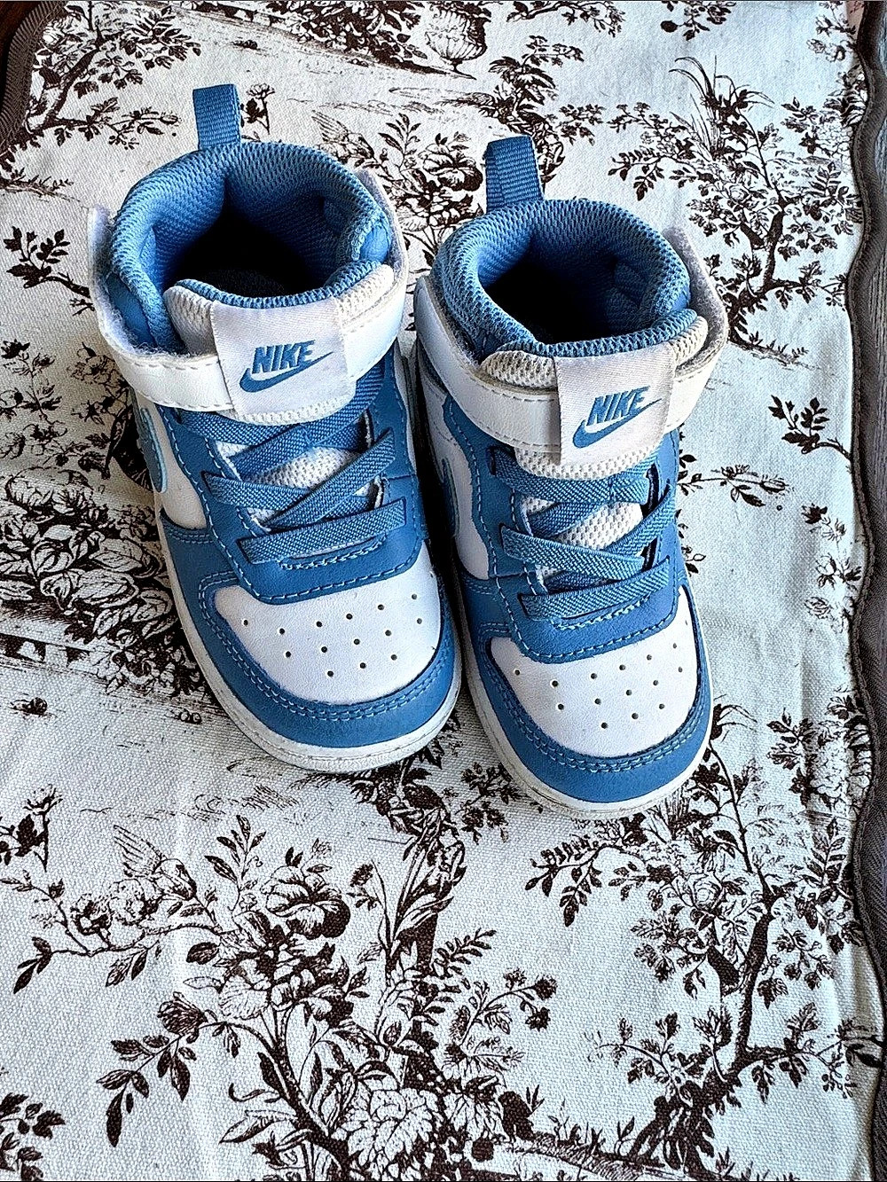 Nike Court Borough Mid 2 Toddler Blue & White sneakers